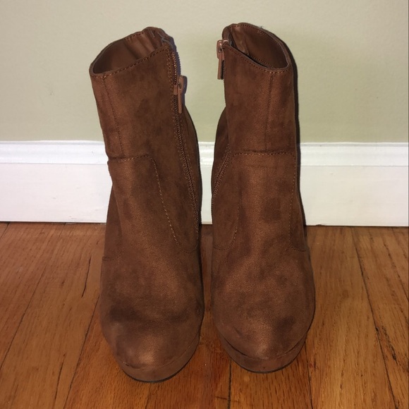 Platform booties - Picture 3 of 3